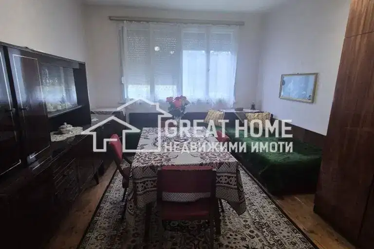 Къща в Търговище, Запад 1