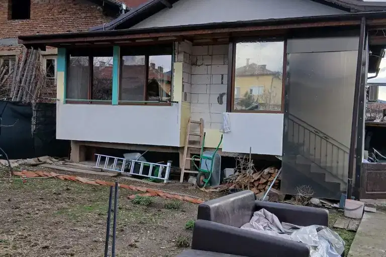Къща в Благоевград, Кресна