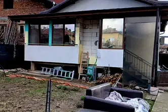 Къща в Благоевград, Кресна