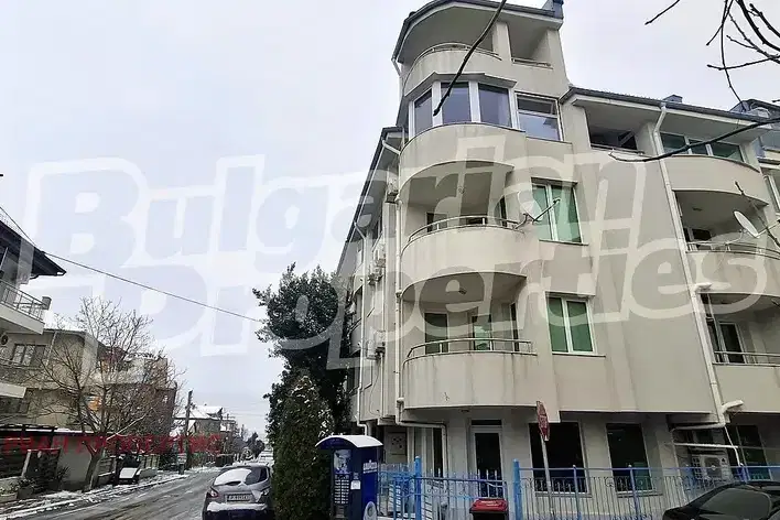 Къща в Бургас, Черноморец