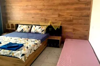 Къща в Бургас, Китен