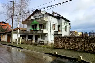 Къща в Бургас, Обзор