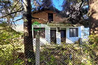 Къща в Бургас, Обзор