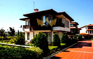 Къща в Бургас, с. Лозенец