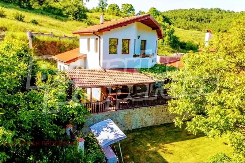 Къща в Бургас, с. Младежко