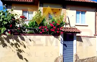 Къща в Бургас, с. Момина църква