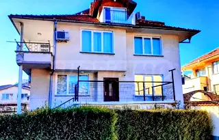 Къща в Бургас, с. Равда