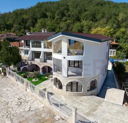 Photo 2 — House in Oblast Dobrich, Balchik