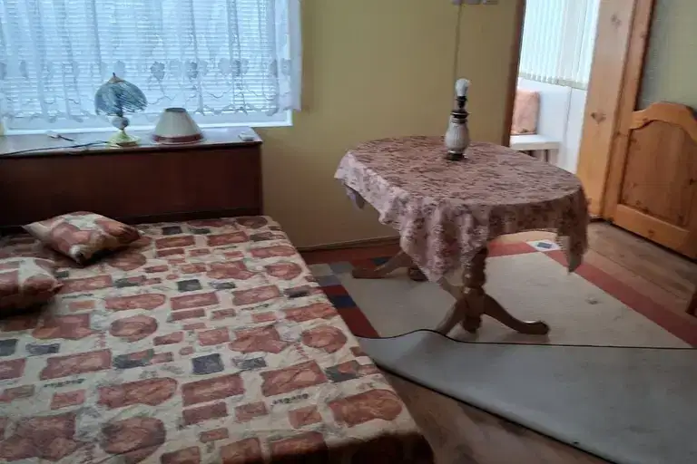 Две къщи с гараж в Каварна, област Добрич
