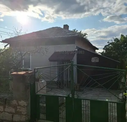 Снимка 2 — Къща в Добрич, с. Кардам
