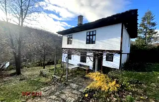 Къща в Габрово, с. Боженците