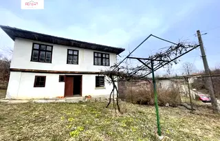 Къща в Габрово, с. Гарван