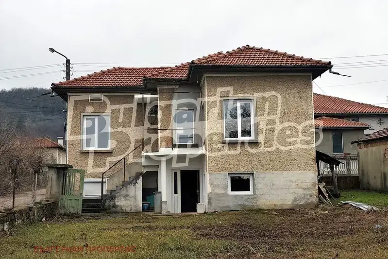Къща в Габрово, с. Градница