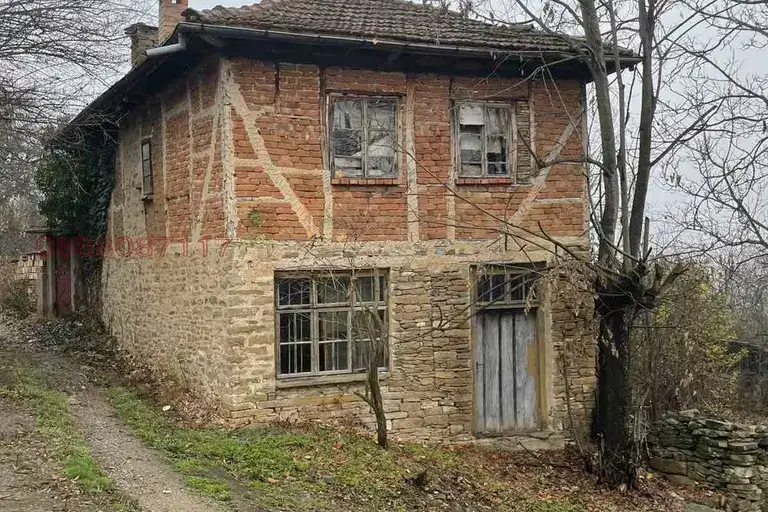 House in Oblast Gabrovo, Ivanili