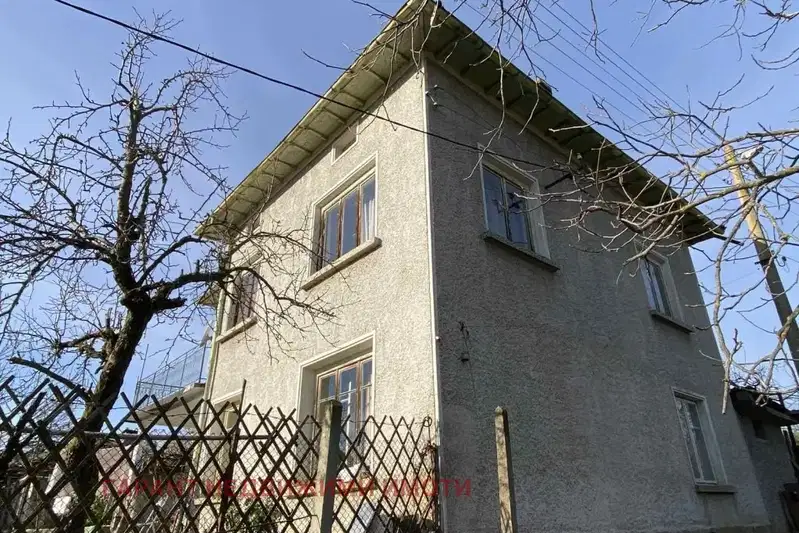 House in Oblast Gabrovo, Lovnidol