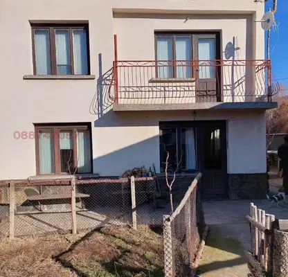 Снимка 2 — Къща в Кюстендил, с. Сапарево
