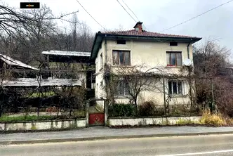 Къща в Ловеч, Троян