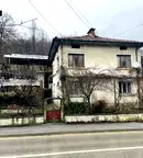 Къща в Ловеч, Троян