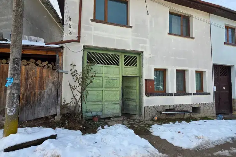 House in Oblast Lovech, Troyan