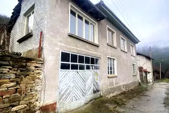 Къща в Ловеч, Троян