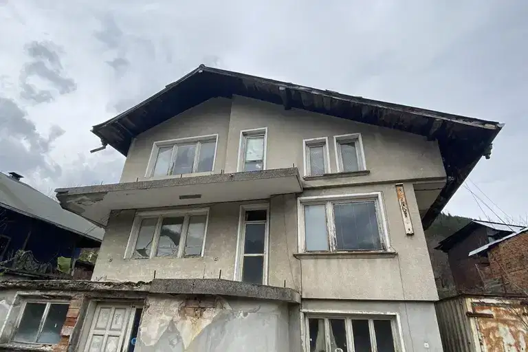 House in Oblast Lovech, Troyan