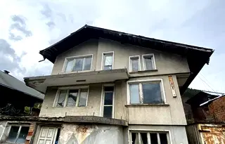 Къща в Ловеч, Троян
