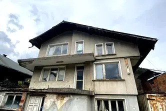 Къща в Ловеч, Троян