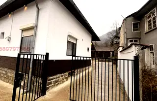 Къща в Ловеч, Троян