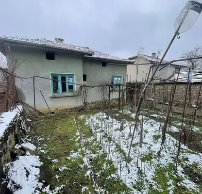 Снимка 4 — Къща в Ловеч, с. Добродан