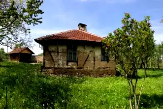 Къща в Ловеч, с. Голяма Желязна