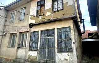 Къща в Ловеч, с. Орешак