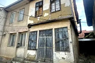 Къща в Ловеч, с. Орешак