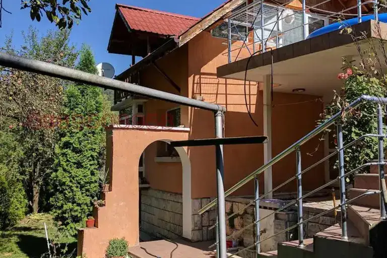 House in Oblast Montana, Berkovica