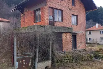 Къща в Перник, Радомир