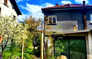 Къща в Перник, с. Драгичево