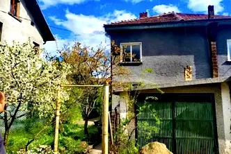 Къща в Перник, с. Драгичево