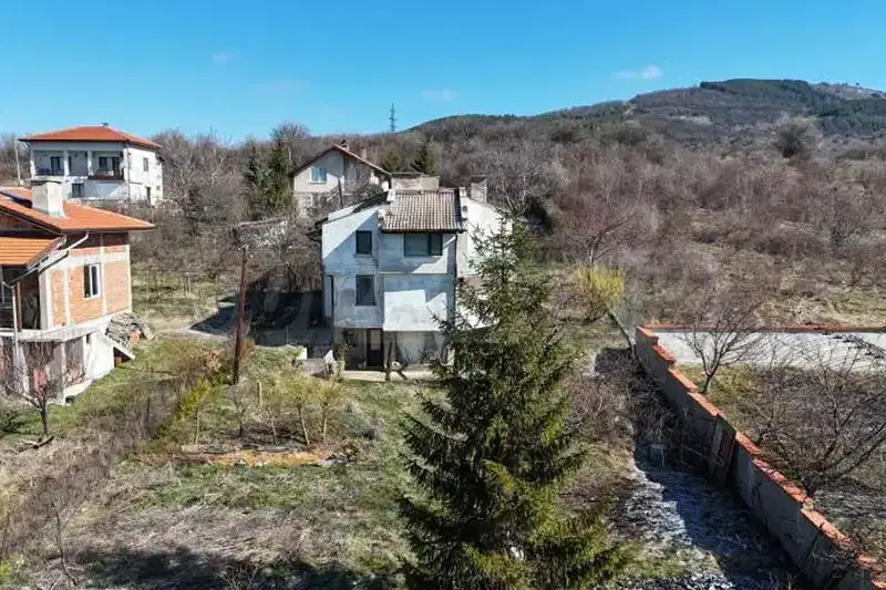 House in Oblast Pernik, Golemo Buchino