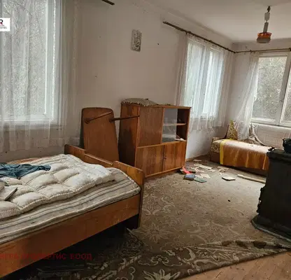 Photo 4 — House in Pernik, Izvor