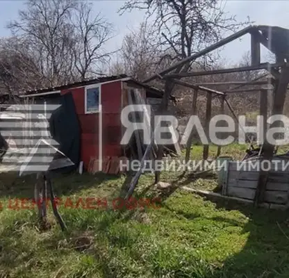 Снимка 3 — Къща с двор в с. Кондофрей, област Перник, на главен път