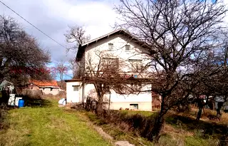 Къща в Перник, с. Расник