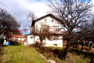 Къща в Перник, с. Расник