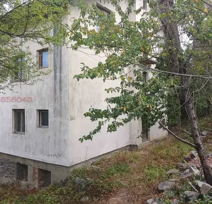 Снимка 2 — Голяма къща с 4 етажа и панорамна гледка в с. Рударци