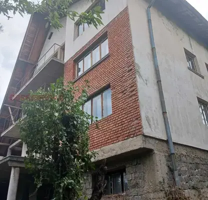 Снимка 5 — Голяма къща с 4 етажа и панорамна гледка в с. Рударци