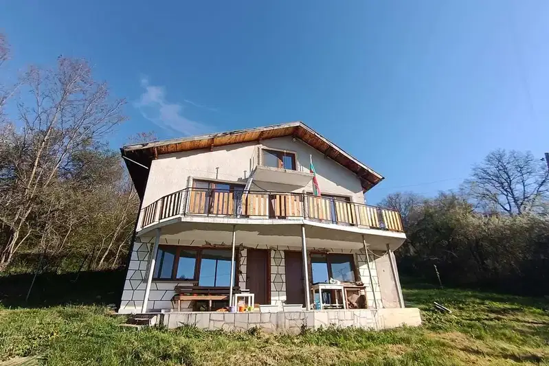 House in Oblast Pernik, Sirishtnik