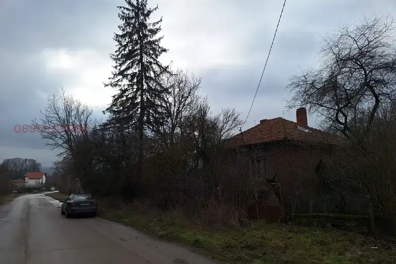 House in Pernik, Slakovci