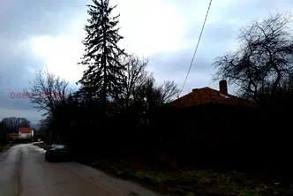 Къща в Перник, с. Слаковци