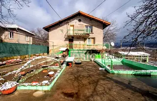 Къща в Перник, с. Студена