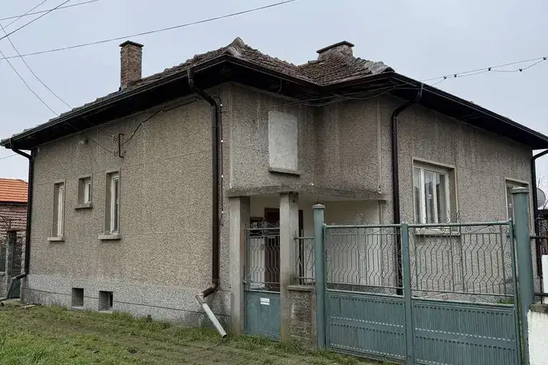 House in Oblast Pleven, Levski