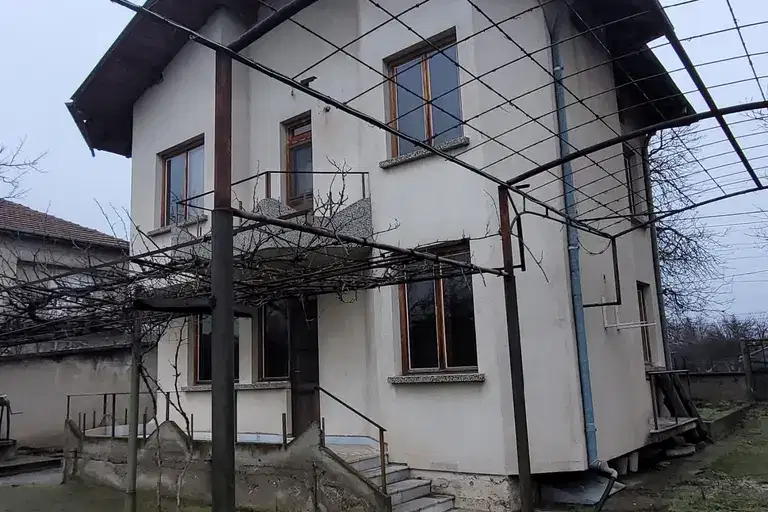 House in Oblast Pleven, Obnova