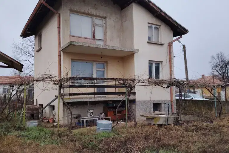 House in Oblast Pleven, Pelishat